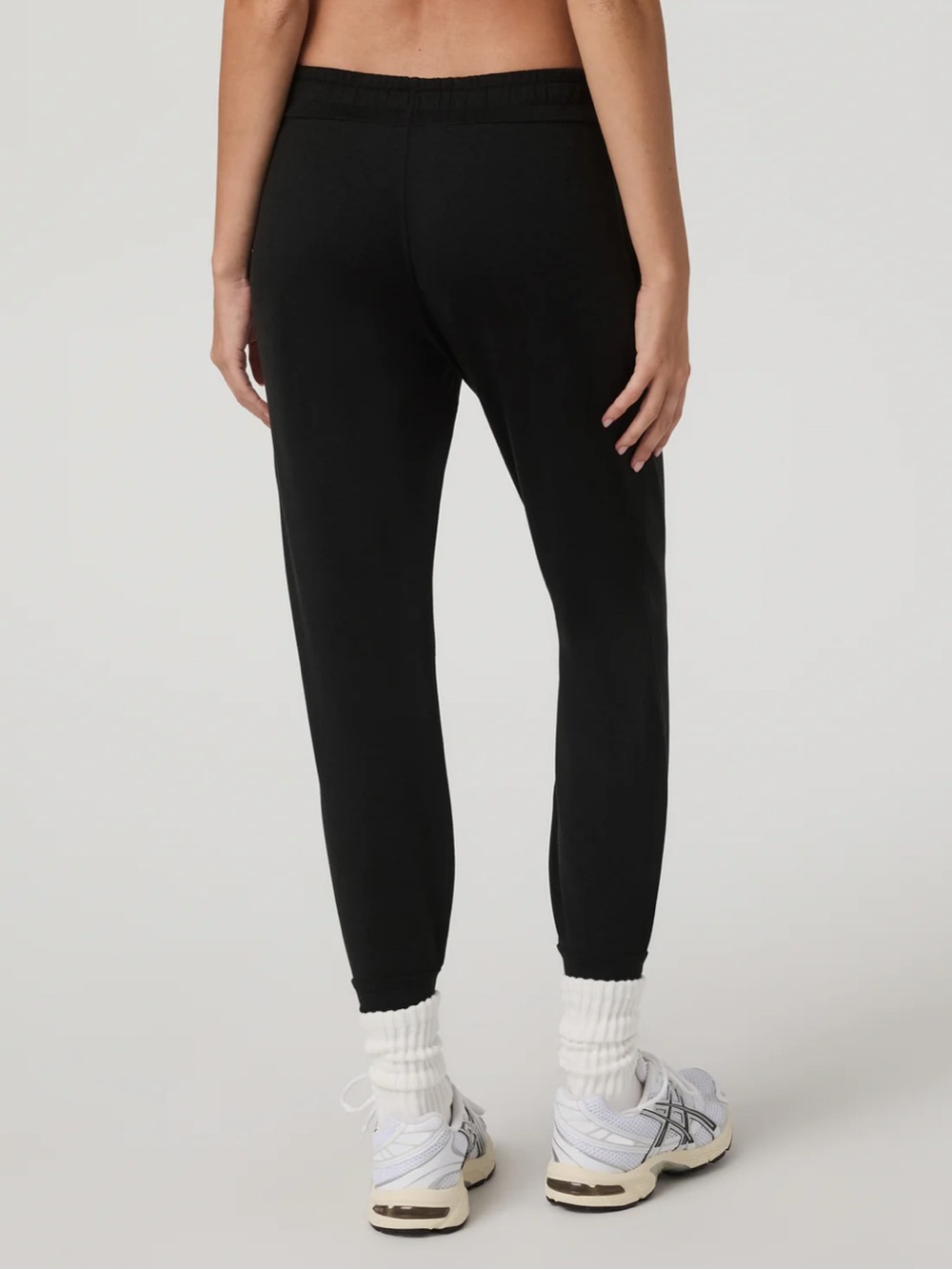 Vuori Performance Joggers - Picture 3 of 16